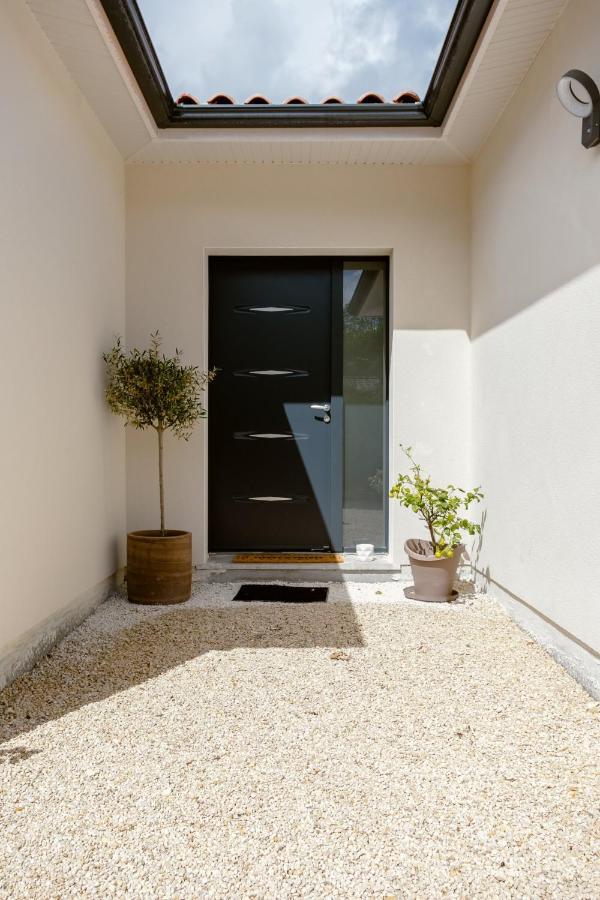 Villa Gena Saint-Medard-d'Eyrans Exterior photo